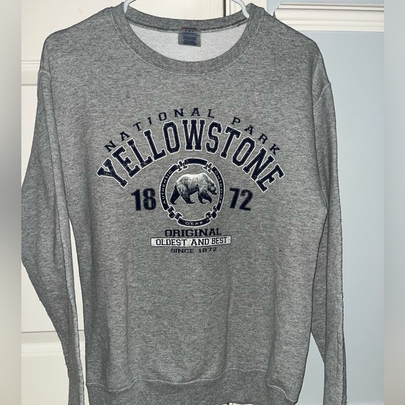 Tops - Yellowstone Crewneck